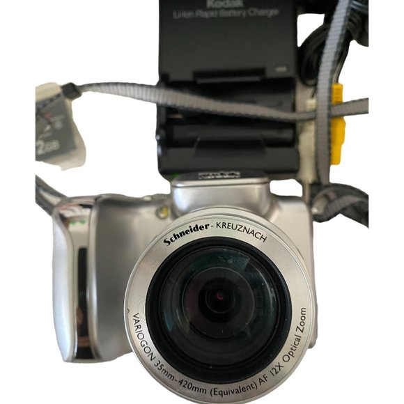 Kodak Easyshare Z612 6.1 MP Digital Camera with 12xOptical Zoom Case